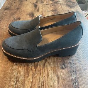 Blue-Gray Loafer Naturalizers Size  8.5
